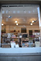 美雪と悠輔がデートするシーンを撮影した、ペーパー・ショップ。