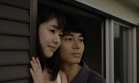 「寝ても覚めても」 (c)2018「寝ても覚めても」製作委員会／COMME DES CINEMAS