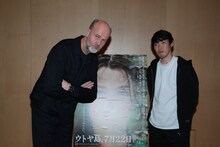 左からエリック・ポッペ、松江哲明。