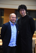 左から白石和彌、斎藤工。