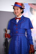 メリー・ポピンズに扮した浅田真央。