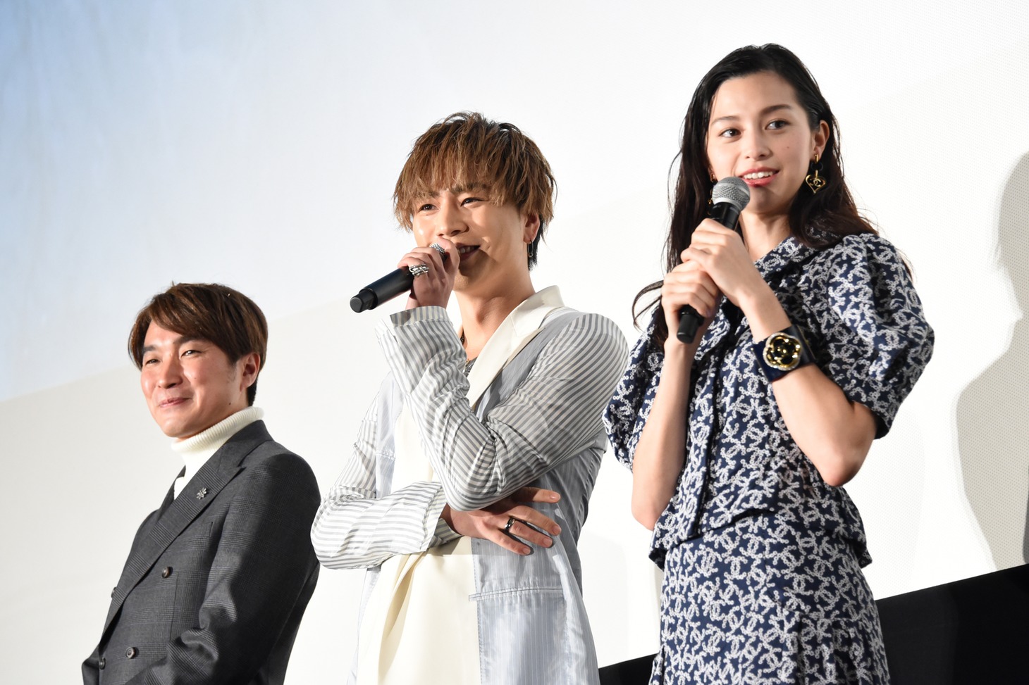 左から橋本光二郎監督、登坂広臣、中条あやみ。