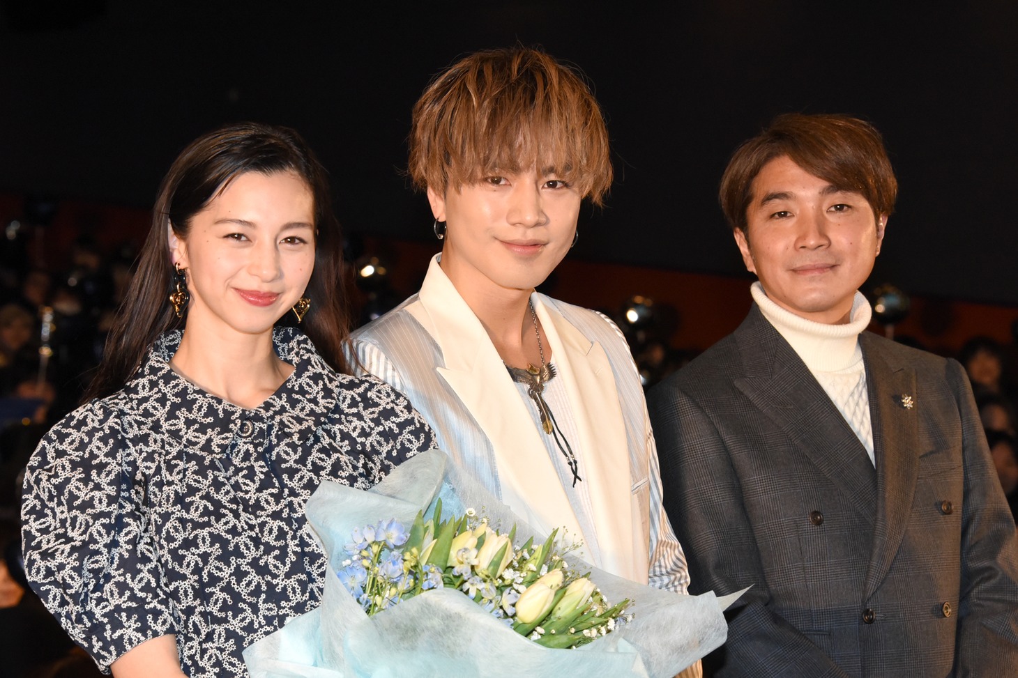 左から中条あやみ、登坂広臣、橋本光二郎監督。