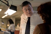 アルフレッド・モリーナ演じるベン・ブラットリー。