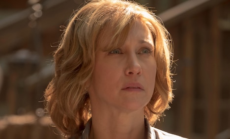 ヴェラ・ファーミガ演じるリー・ハート。