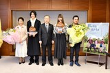 左から松原智恵子、寛一郎、川口市の市長・奥ノ木信夫氏、山下リオ、中泉裕矢。
