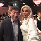 「万引き家族」是枝裕和がアカデミー賞昼食会に出席、レディー・ガガから頬にキス