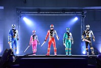 「騎士竜戦隊リュウソウジャー」ヒーローショーの様子。