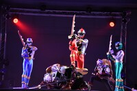 「騎士竜戦隊リュウソウジャー」ヒーローショーの様子。