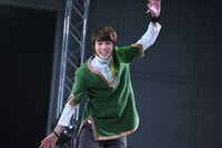 エンディングダンスを踊る小原唯和。