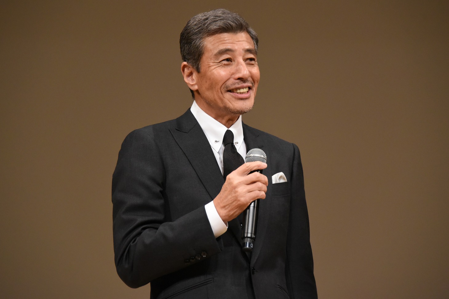 舘ひろし