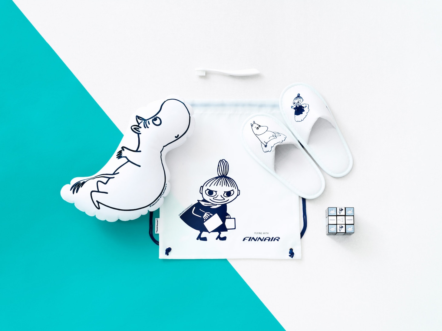 フィンエアーで提供されるキッズ用ムーミングッズ。(c)Moomin Characters TM