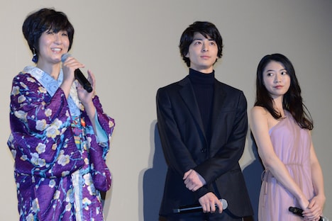 左から藤田朋子、高杉真宙、安田聖愛。