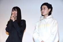 左から兎丸愛美、BOMI。