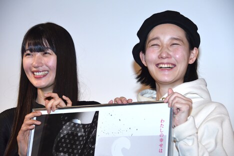 左から兎丸愛美、BOMI。