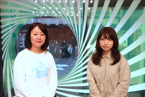 左から月永理絵、枝優花。