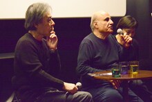 左から黒沢清、アミール・ナデリ。