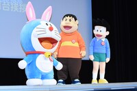 左からドラえもん、ジャイアン、スネ夫。