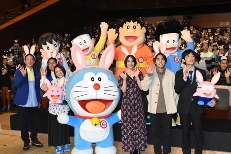 「映画ドラえもん のび太の月面探査記」完成披露舞台挨拶の様子。