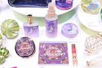 「アラジン」のグッズの一部。