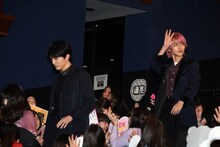 左から杉野遥亮、横浜流星。