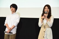 左から神木隆之介、有村架純。
