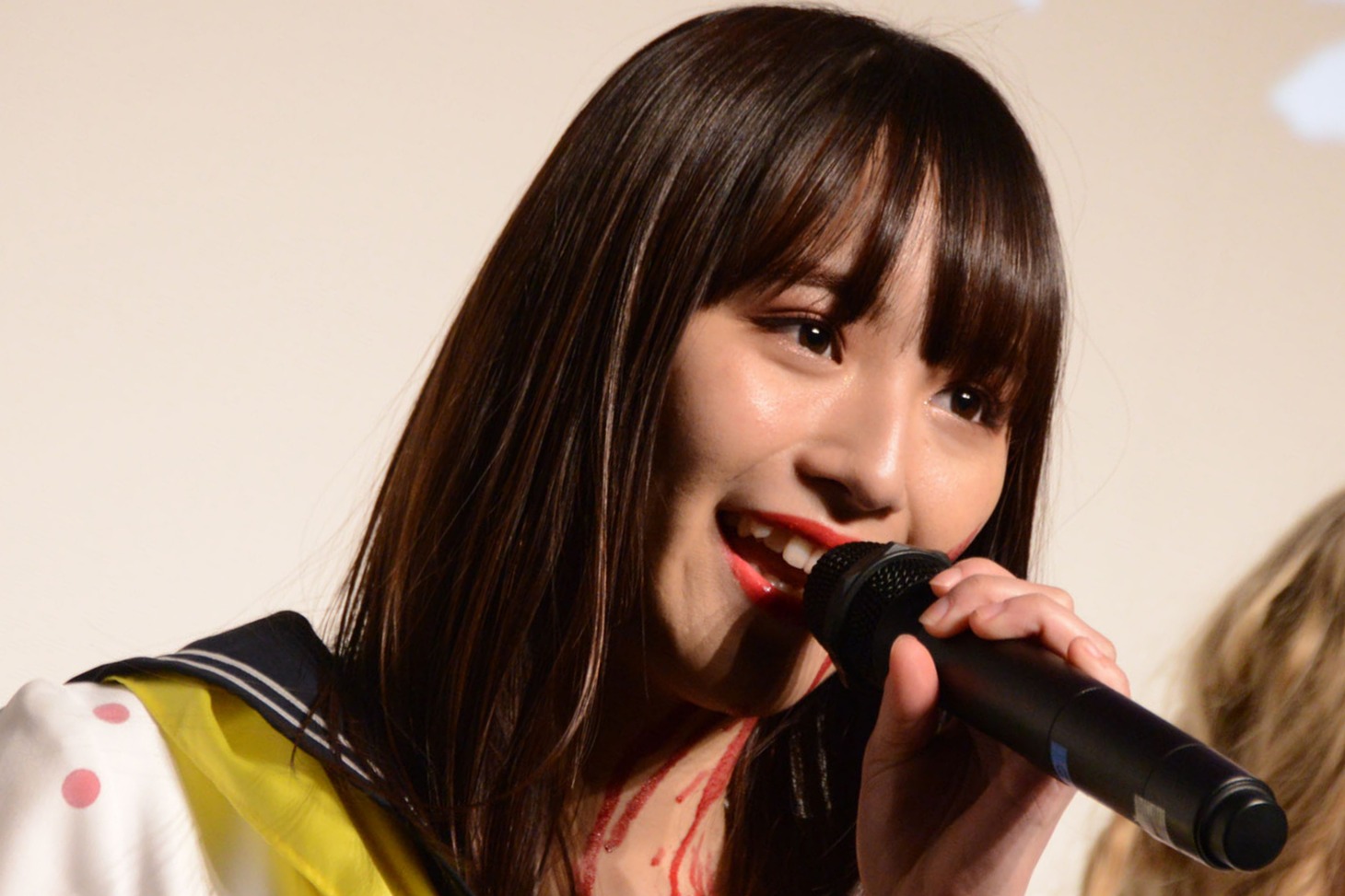 浅川梨奈