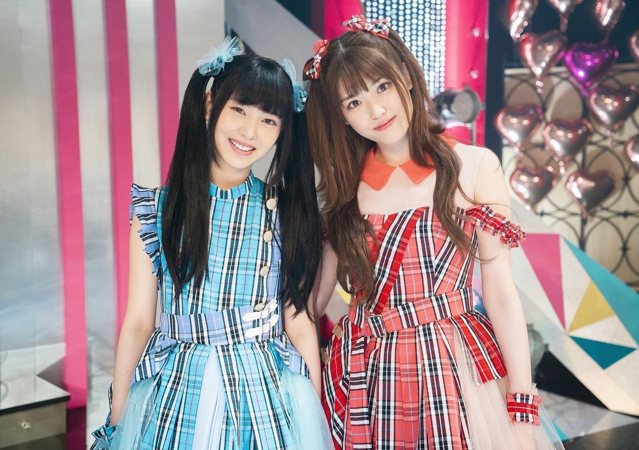 左から浜辺美波演じる蛇喰夢子、松村沙友理演じる夢見弖ユメミ。