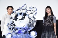 左から登坂広臣、中条あやみ。