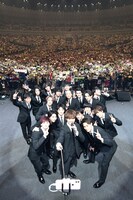 「『PRINCE OF LEGEND』完成披露上映会＆PREMIUM LIVE SHOW」の記念写真。