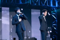 左から川村壱馬、鈴木伸之。