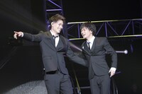 左から鈴木伸之、川村壱馬。