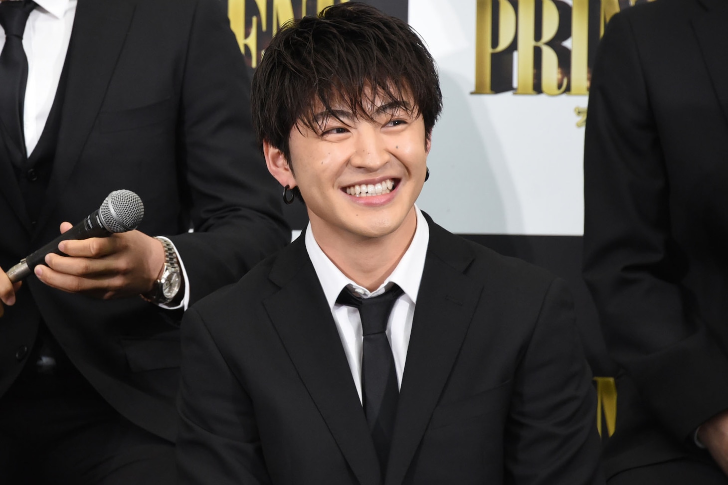 佐野玲於