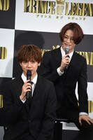 左から片寄涼太、塩野瑛久。