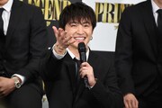 「……チョコくれ！」と言う佐野玲於。