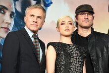 左からクリストフ・ヴァルツ、ローサ・サラザール、ロバート・ロドリゲス。