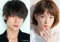 左から窪田正孝、本田翼。