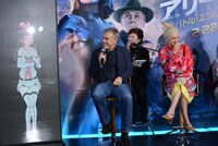 左からキズナアイ、クリストフ・ヴァルツ、ローサ・サラザール。