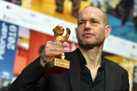 第69回ベルリン国際映画祭で金熊賞を獲得した「Synonyms（英題）」の監督ナダブ・ラピド。（写真提供：Jens Kalaene / dpa / picture-alliance / Newscom /ゼータ イメージ）