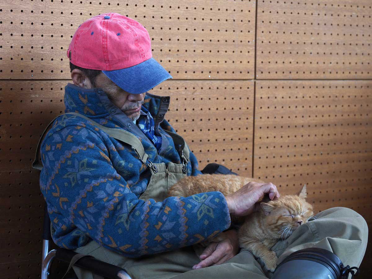 「ねことじいちゃん」オフショット（撮影：Machi Iwago）