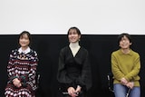 左から大原櫻子、戸田恵梨香、平松恵美子。