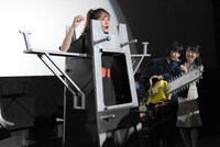 あのの頼りない意気込みにおびえる浅川梨奈。