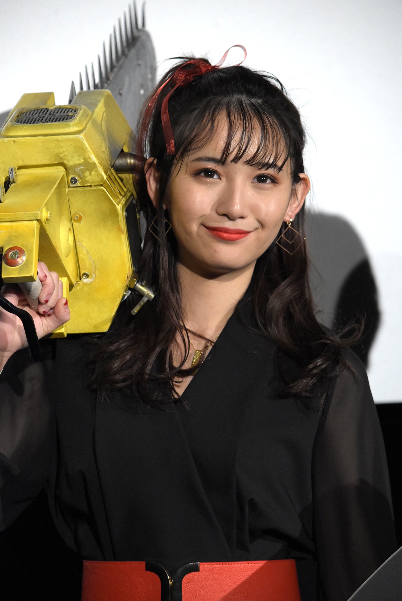 浅川梨奈