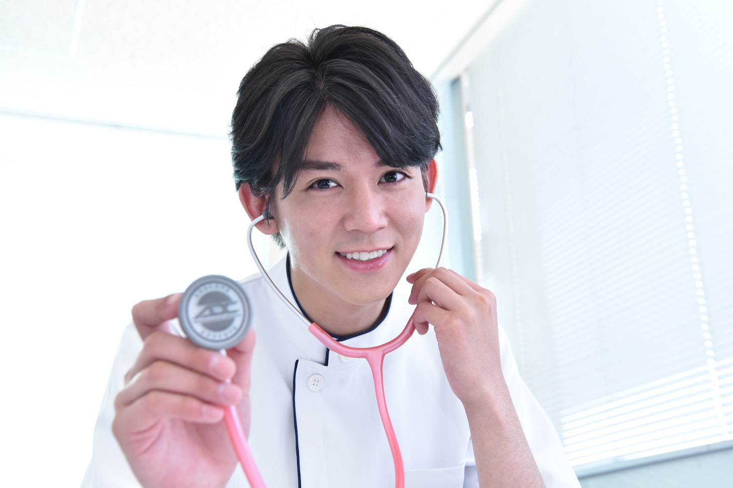 斎藤光役の小瀧望。