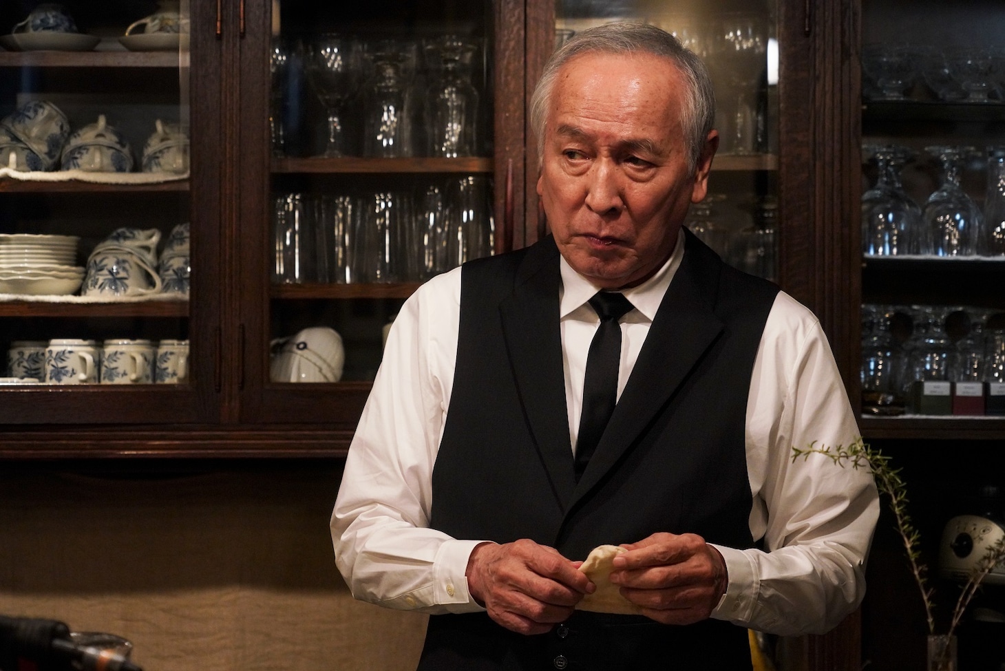 「東京喰種 トーキョーグール【S】」より、村井國夫演じる芳村。