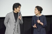 「母を亡くした時、僕は遺骨を食べたいと思った。」公開記念舞台挨拶の様子。