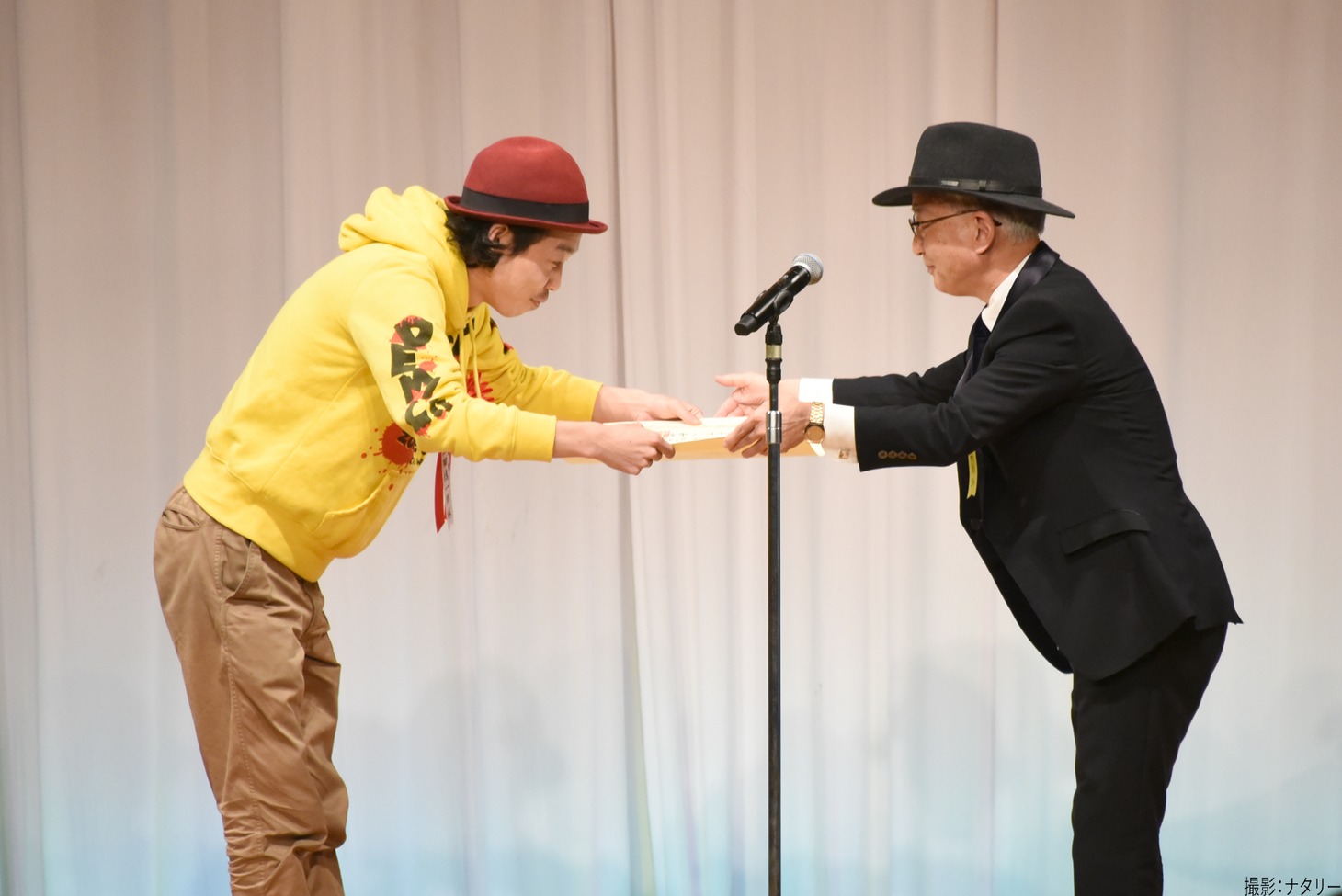 第28回東京スポーツ映画大賞授賞式の様子。