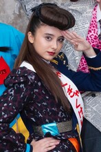 石田ニコル演じるギャンヌ署長。