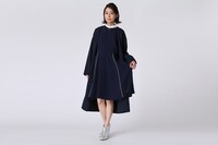 セイバーモデルのイヤリング、ネックレスの着用イメージ。