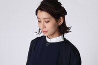 セイバーモデルのイヤリング、ネックレスの着用イメージ。